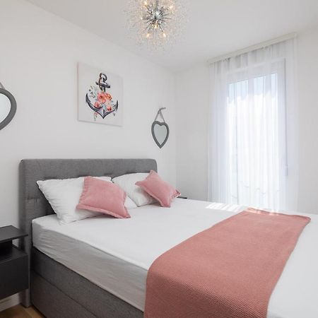 Apartment Alegria In Okrug With Heated Pool, Sea View, Jacuzzi, Wifi Trogir Bagian luar foto
