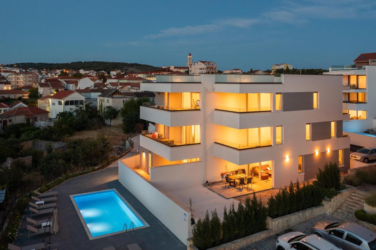 Apartment Alegria In Okrug With Heated Pool, Sea View, Jacuzzi, Wifi Trogir Bagian luar foto