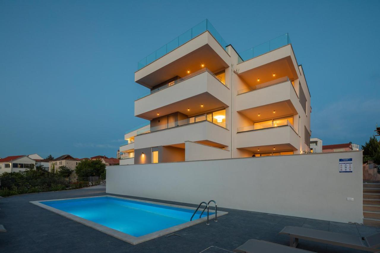 Apartment Alegria In Okrug With Heated Pool, Sea View, Jacuzzi, Wifi Trogir Bagian luar foto