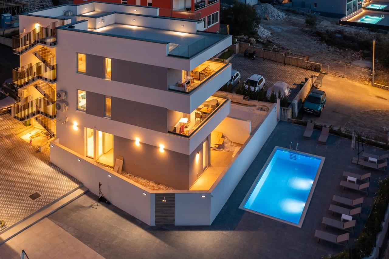 Apartment Alegria In Okrug With Heated Pool, Sea View, Jacuzzi, Wifi Trogir Bagian luar foto