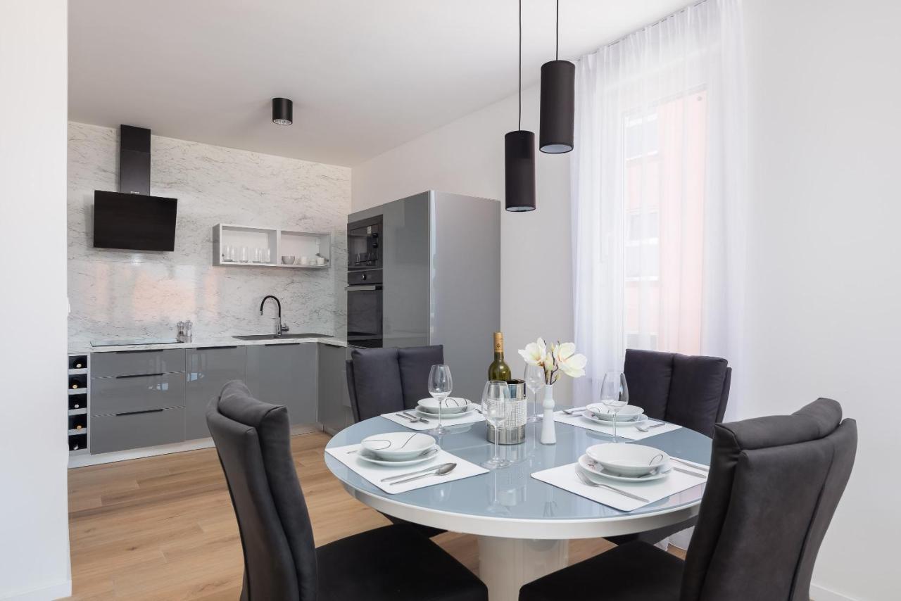 Apartment Alegria In Okrug With Heated Pool, Sea View, Jacuzzi, Wifi Trogir Bagian luar foto