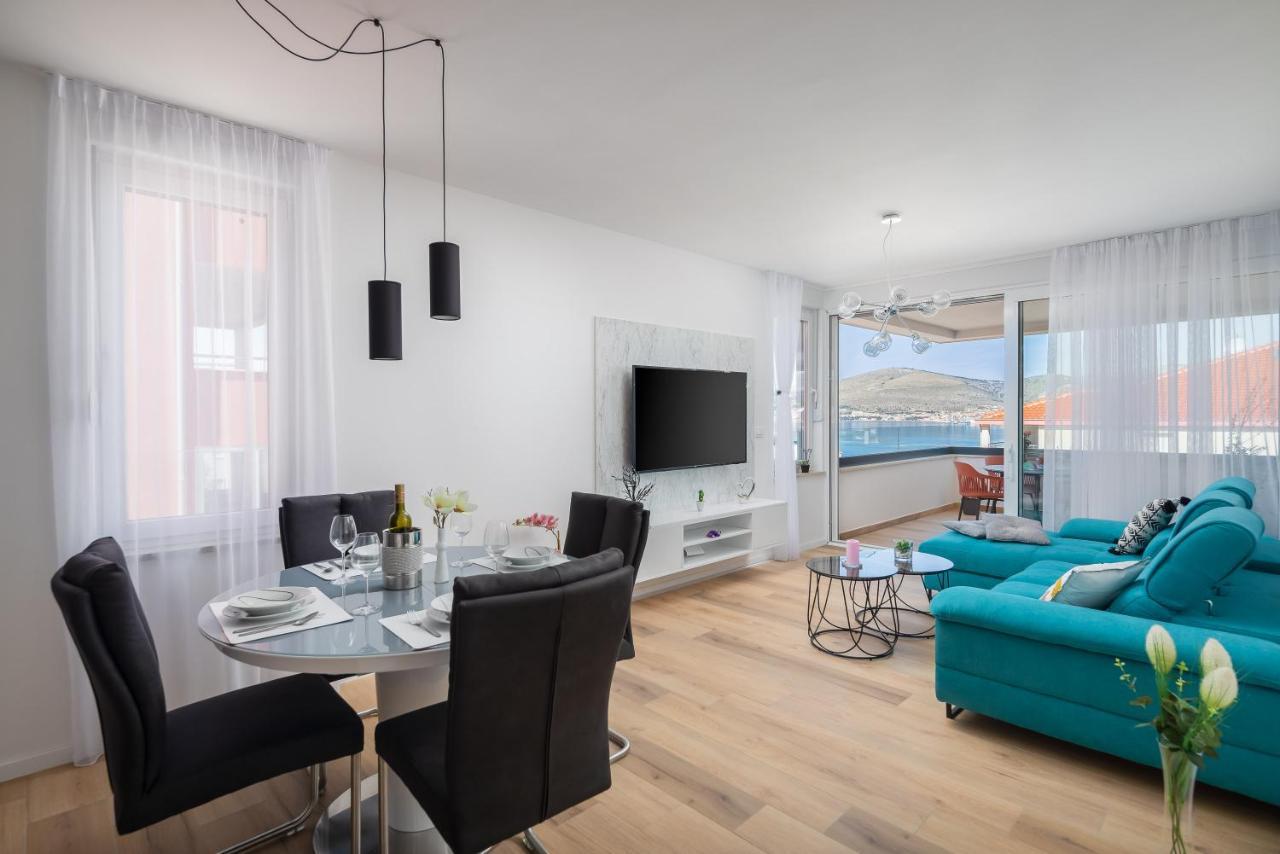 Apartment Alegria In Okrug With Heated Pool, Sea View, Jacuzzi, Wifi Trogir Bagian luar foto