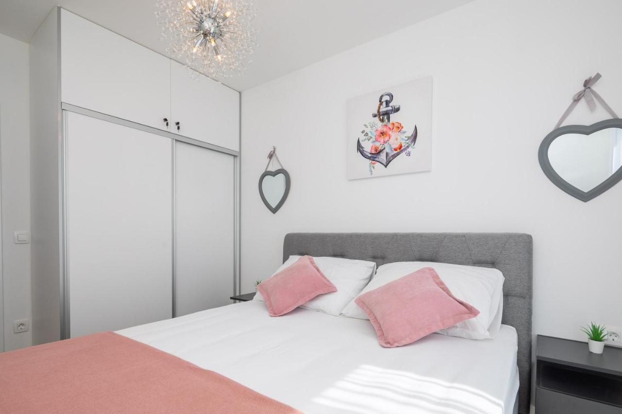 Apartment Alegria In Okrug With Heated Pool, Sea View, Jacuzzi, Wifi Trogir Bagian luar foto