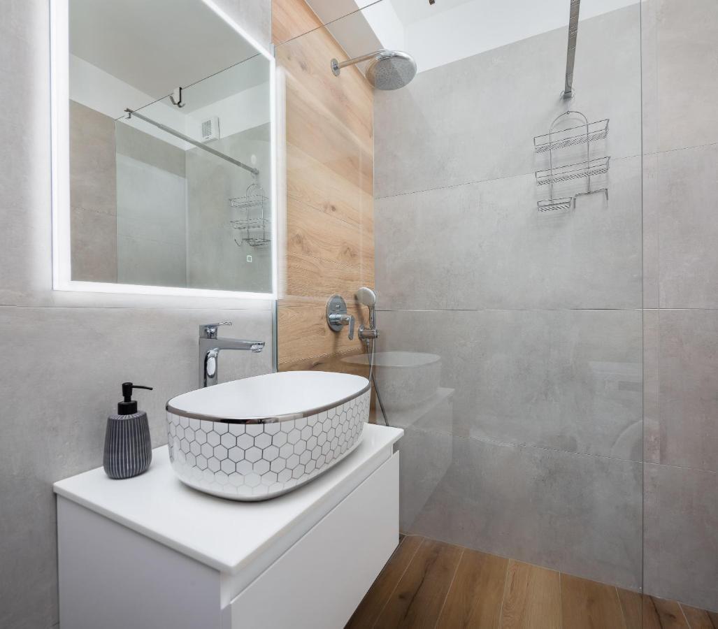 Apartment Alegria In Okrug With Heated Pool, Sea View, Jacuzzi, Wifi Trogir Bagian luar foto