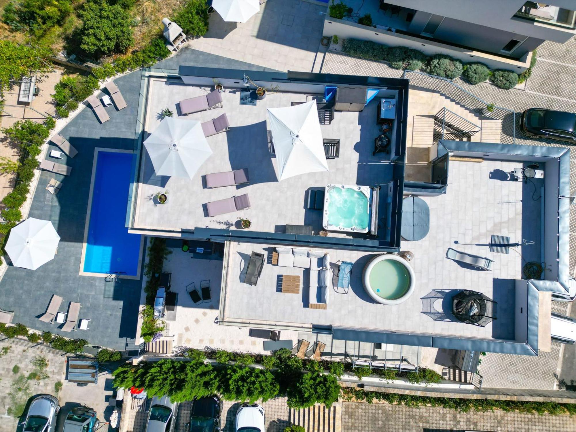 Apartment Alegria In Okrug With Heated Pool, Sea View, Jacuzzi, Wifi Trogir Bagian luar foto