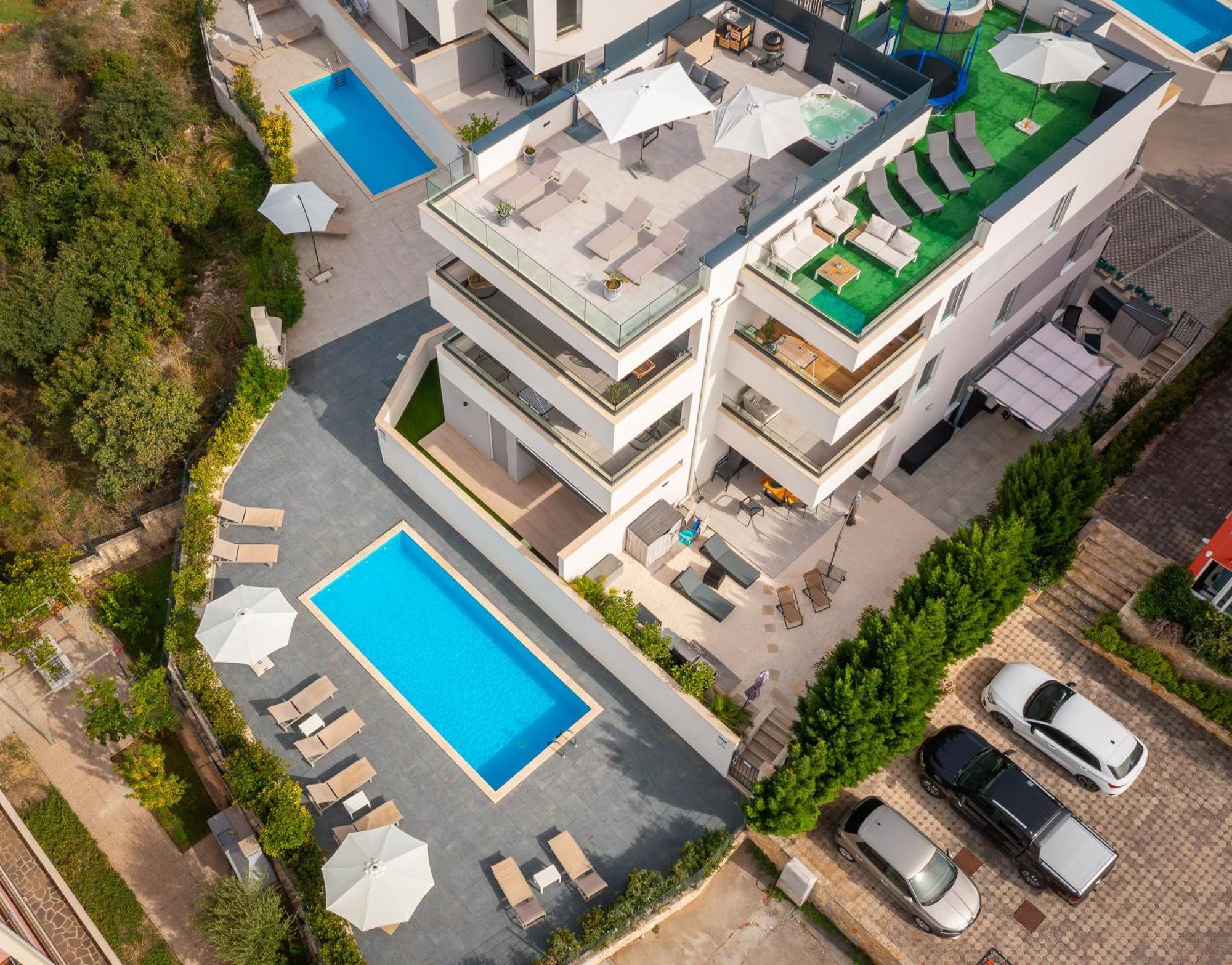 Apartment Alegria In Okrug With Heated Pool, Sea View, Jacuzzi, Wifi Trogir Bagian luar foto